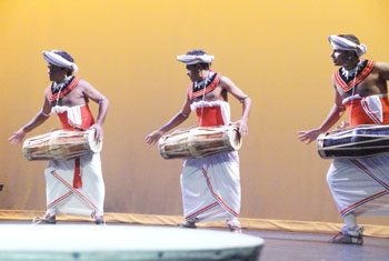 ‘Dumbara Asiriya’ unfolded on stage in Melbourne