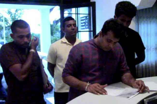 ‘Raththaran’ submits letter of resignation