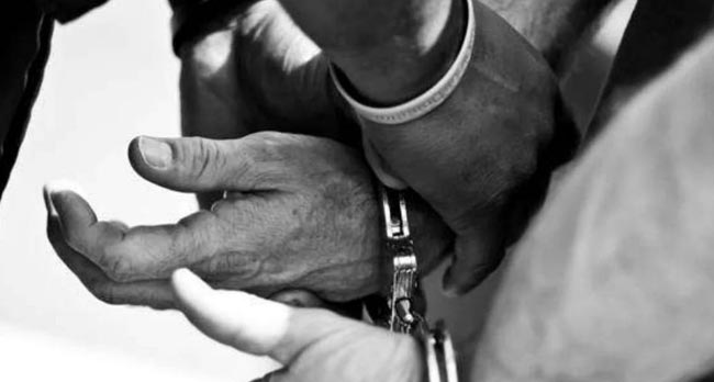 Ten arrested over attempt to illegally sail to Australia