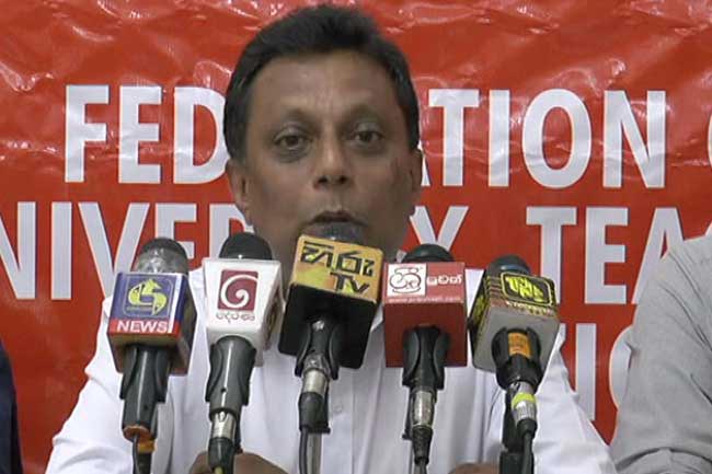 University lecturers warn of strike action