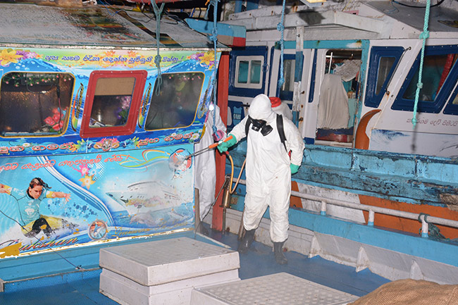 Navy brings ashore a fisherman who had close contact with coronavirus patient