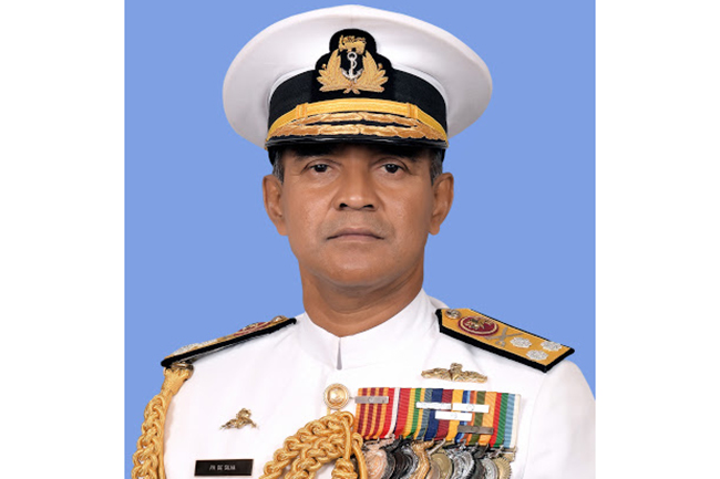 Outgoing Navy Chief promoted to the rank of Admiral