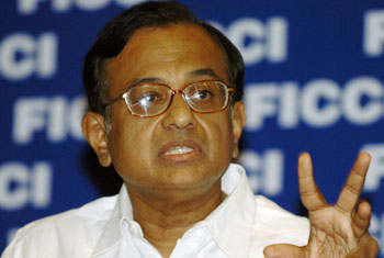 India extends ban on LTTE by two years