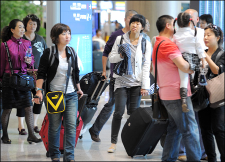 Chinese tourists advised to be cautious in Sri Lanka